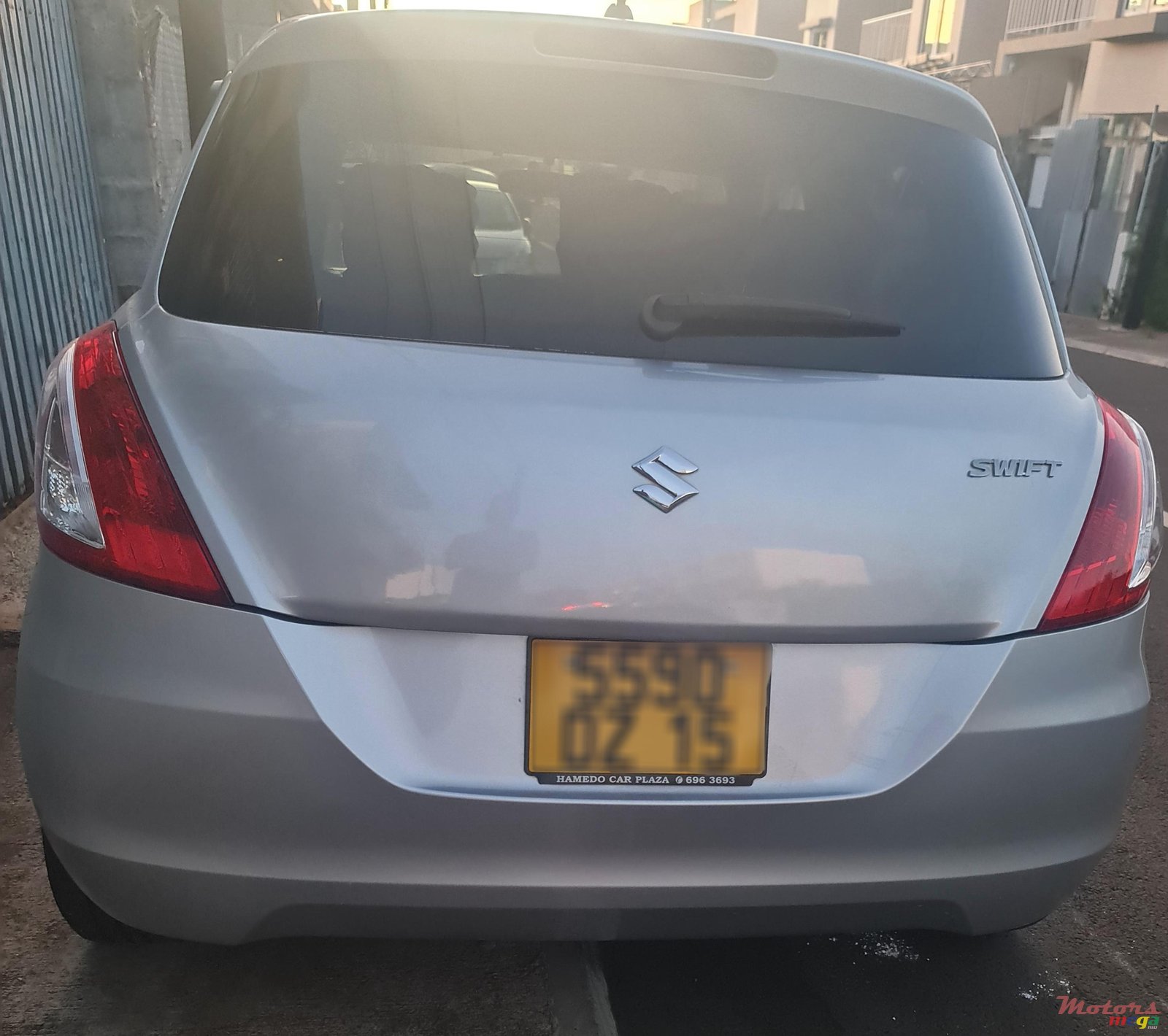 2015' Suzuki Swift photo #1