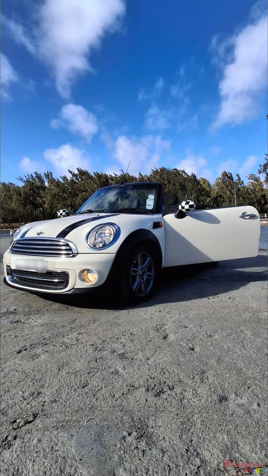 2015' MINI Cooper photo #1