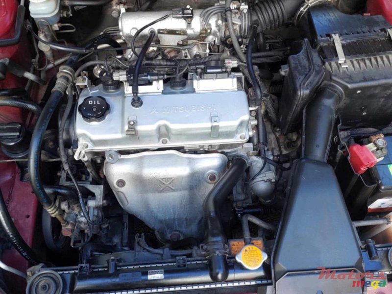 2004' Mitsubishi Lancer photo #6