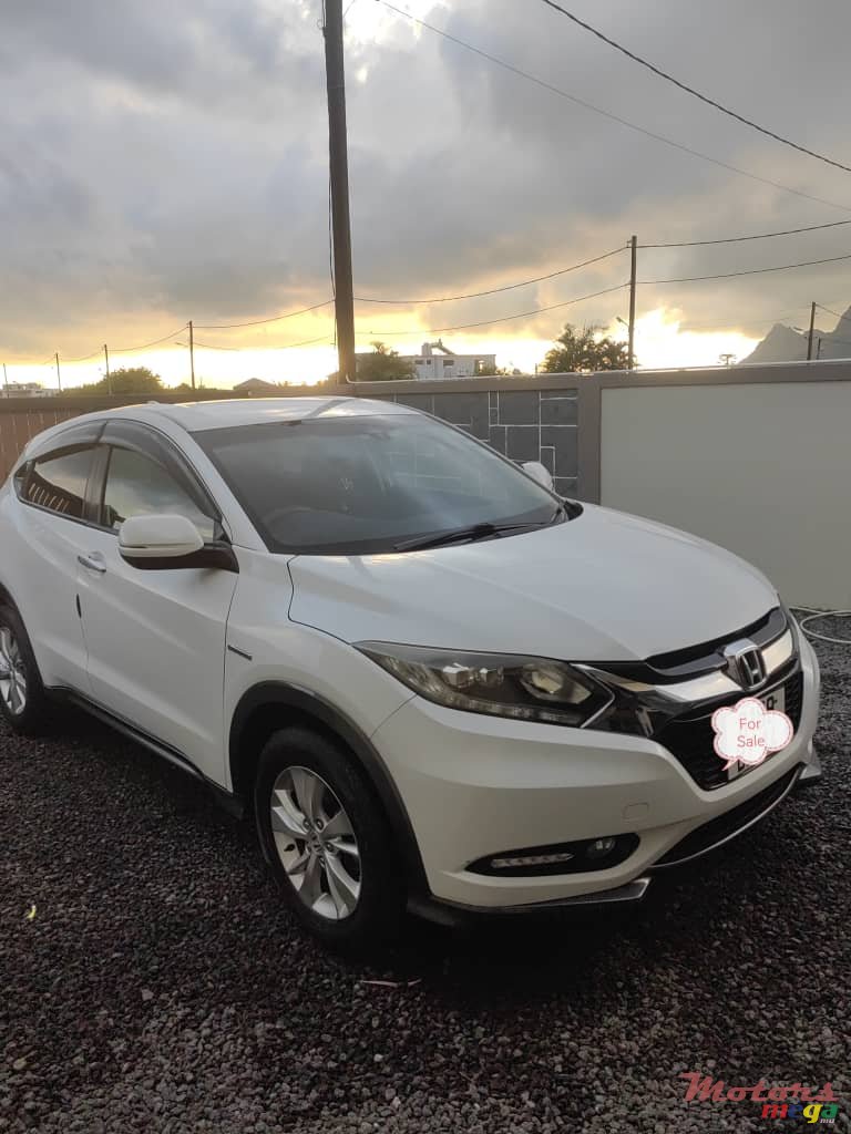 2014' Honda HR-V Vezel photo #5