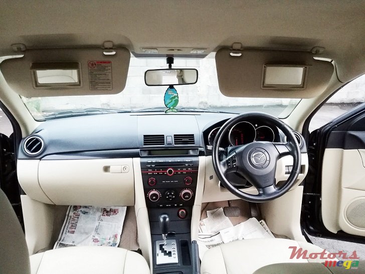 2004' Mazda 3 AUTOMATIC LUX VERSION photo #3