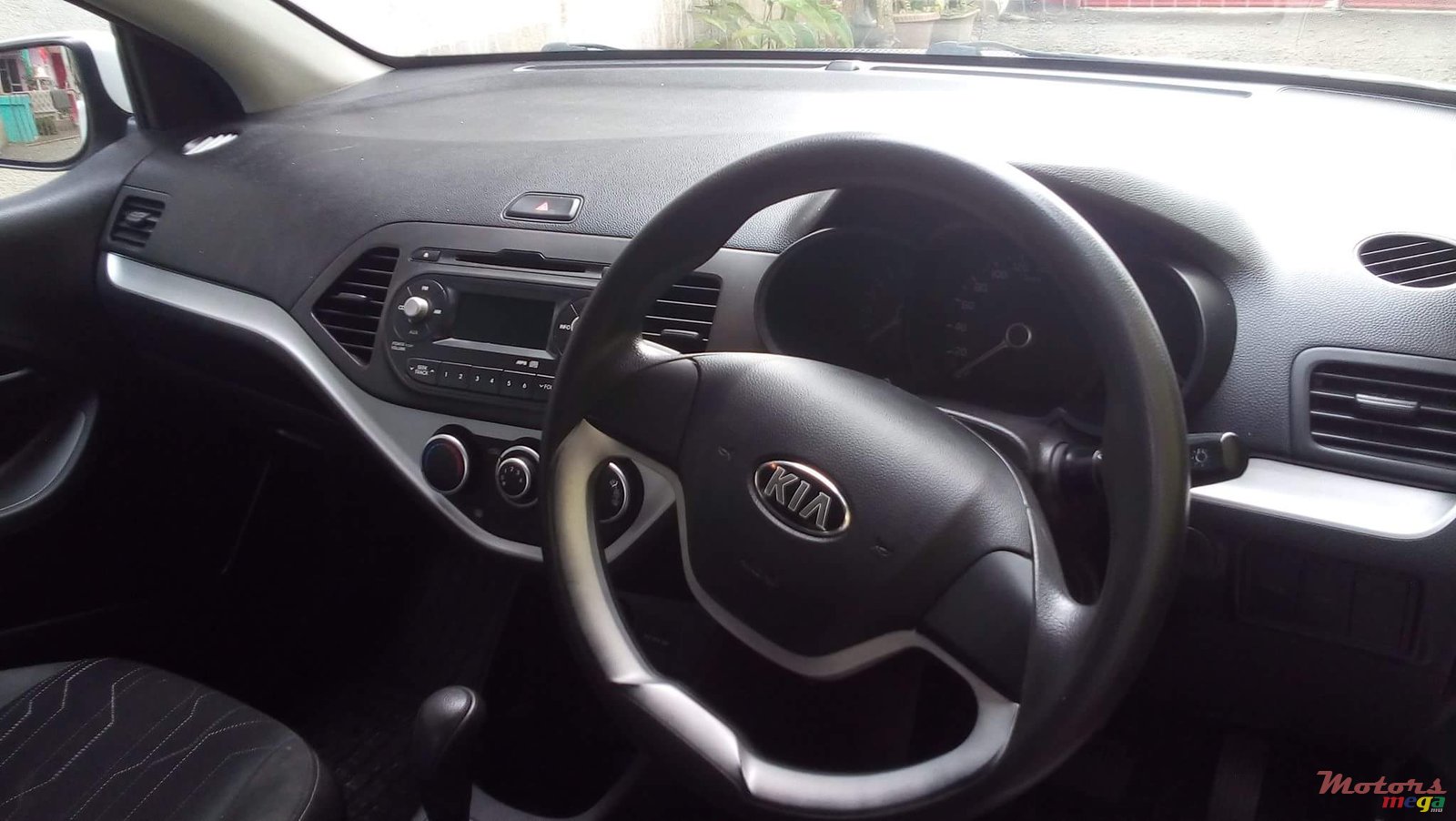 2013' Kia Picanto photo #2