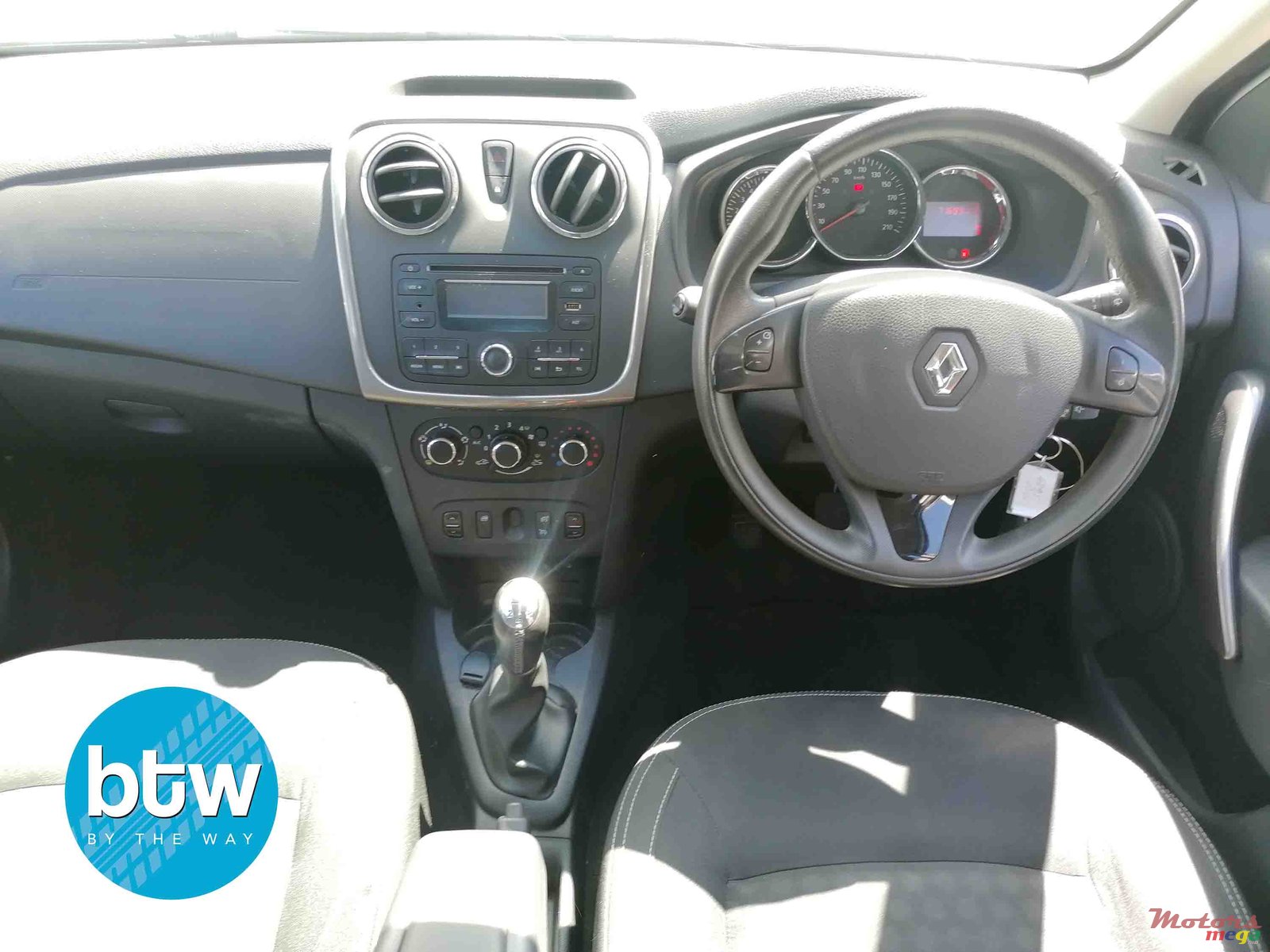 2016' Renault Sandero photo #6