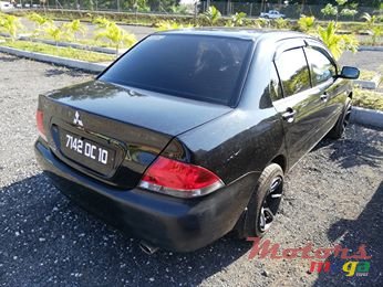 2010' Mitsubishi Lancer photo #2