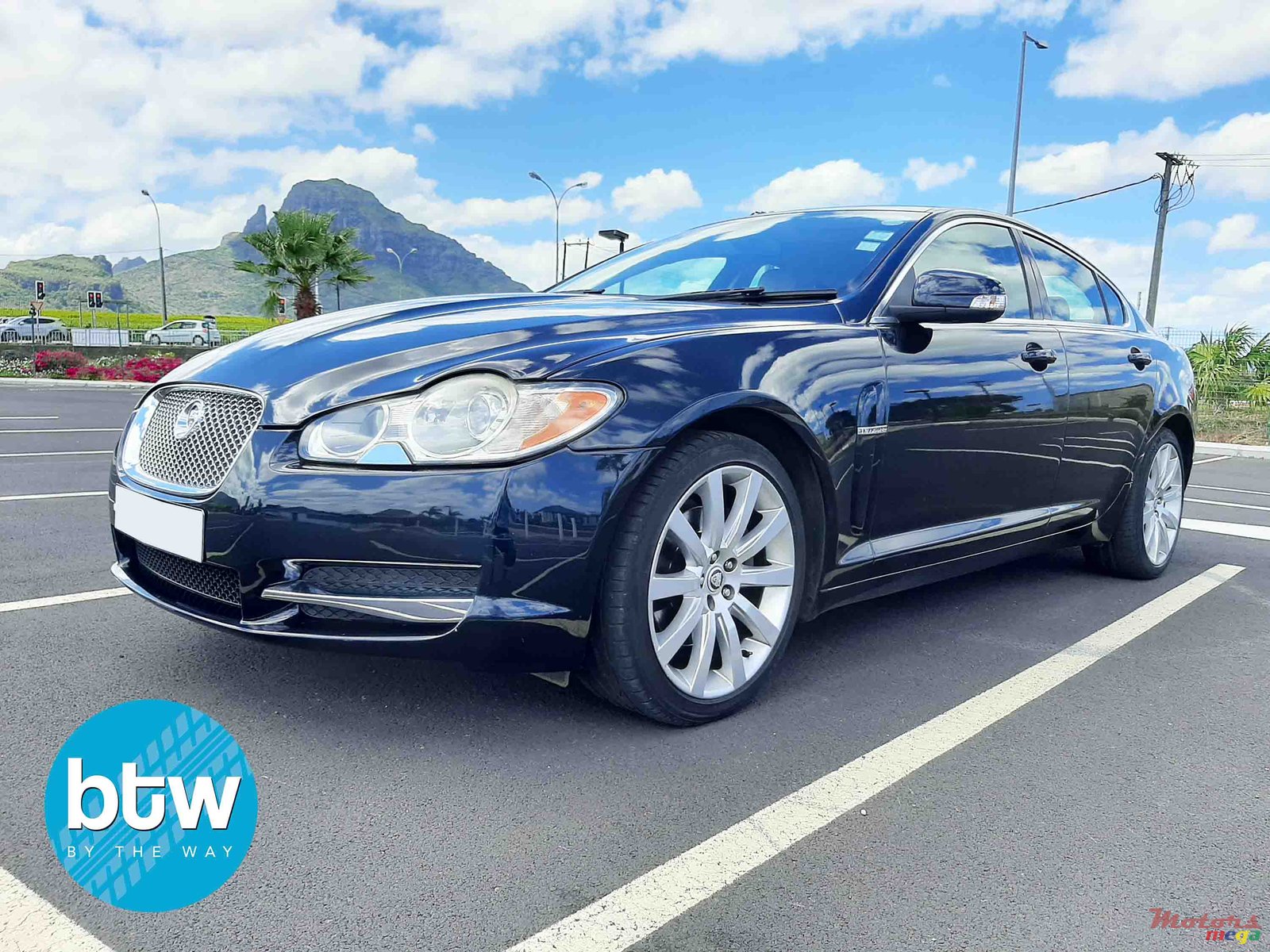 2008' Jaguar XF photo #2