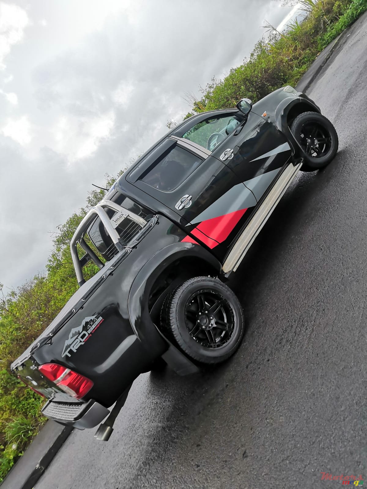 2013' Toyota Hilux 4x4 2.5 Turbo photo #2