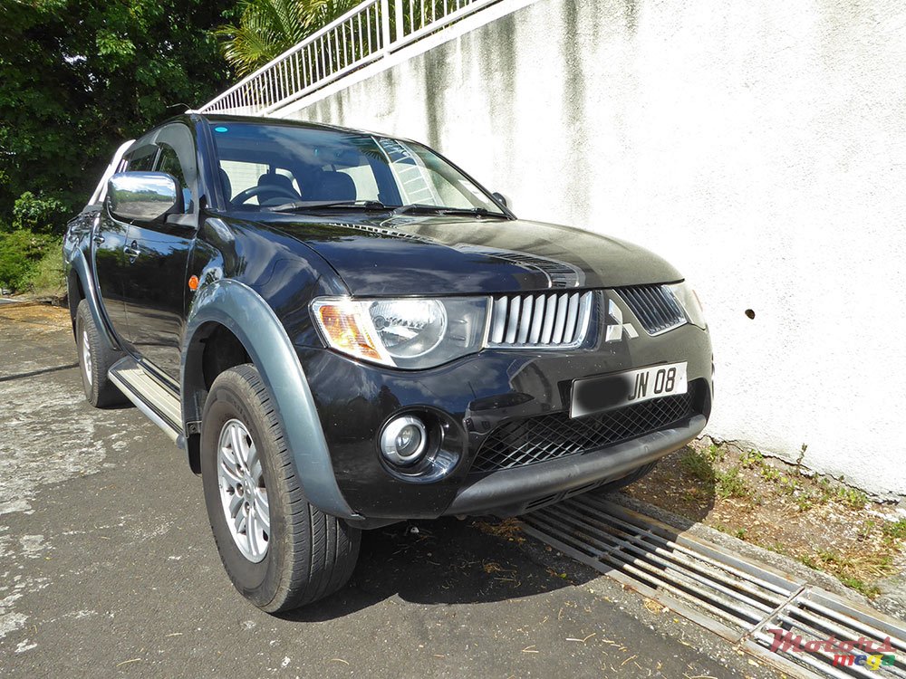 2008' Mitsubishi L 200 Sportero 2.5 Turbo photo #2