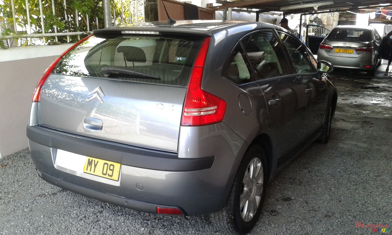 2009' Citroen C4 photo #3