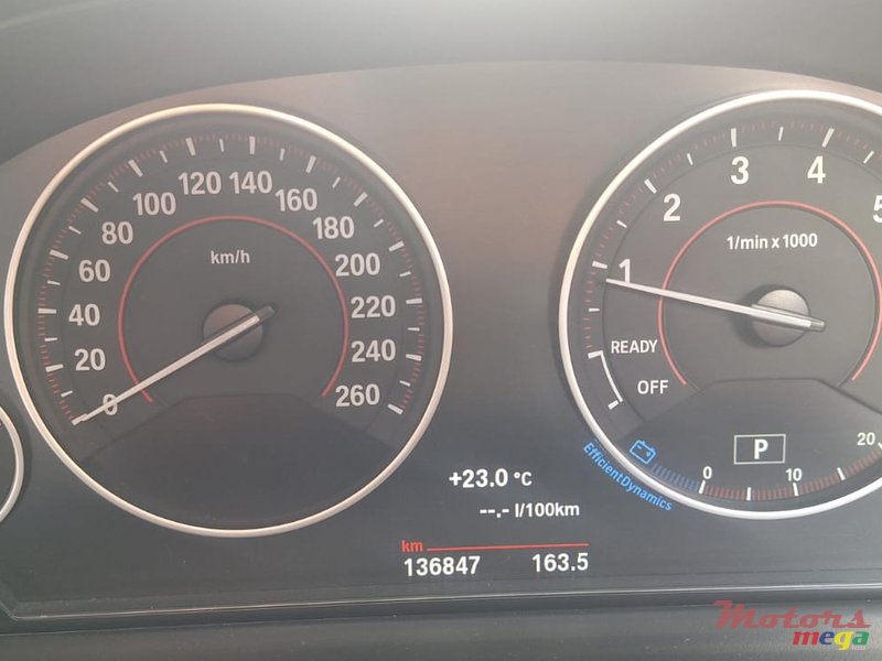 2016' BMW 3 Series Sedan photo #5