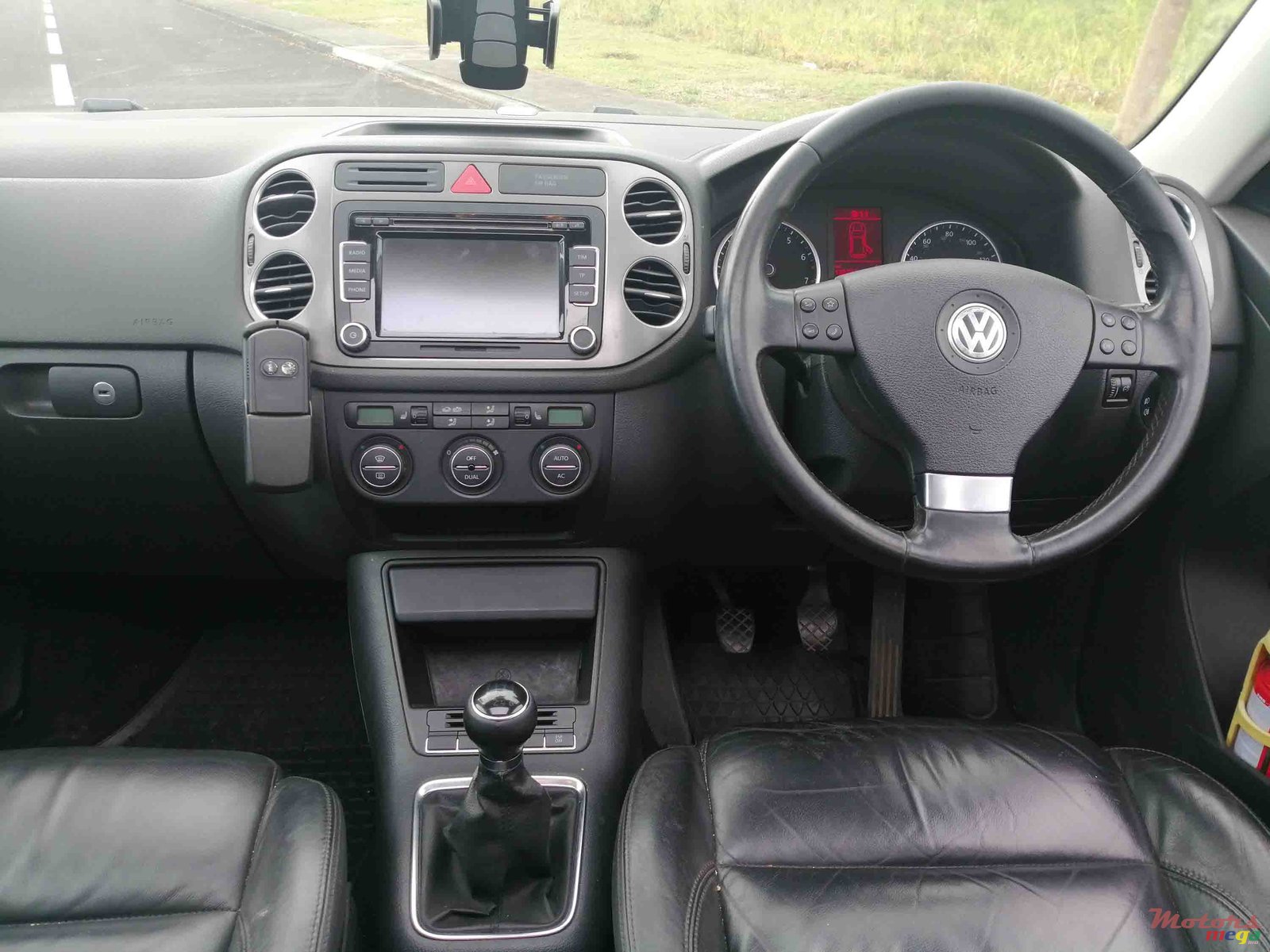 2008' Volkswagen Tiguan photo #5