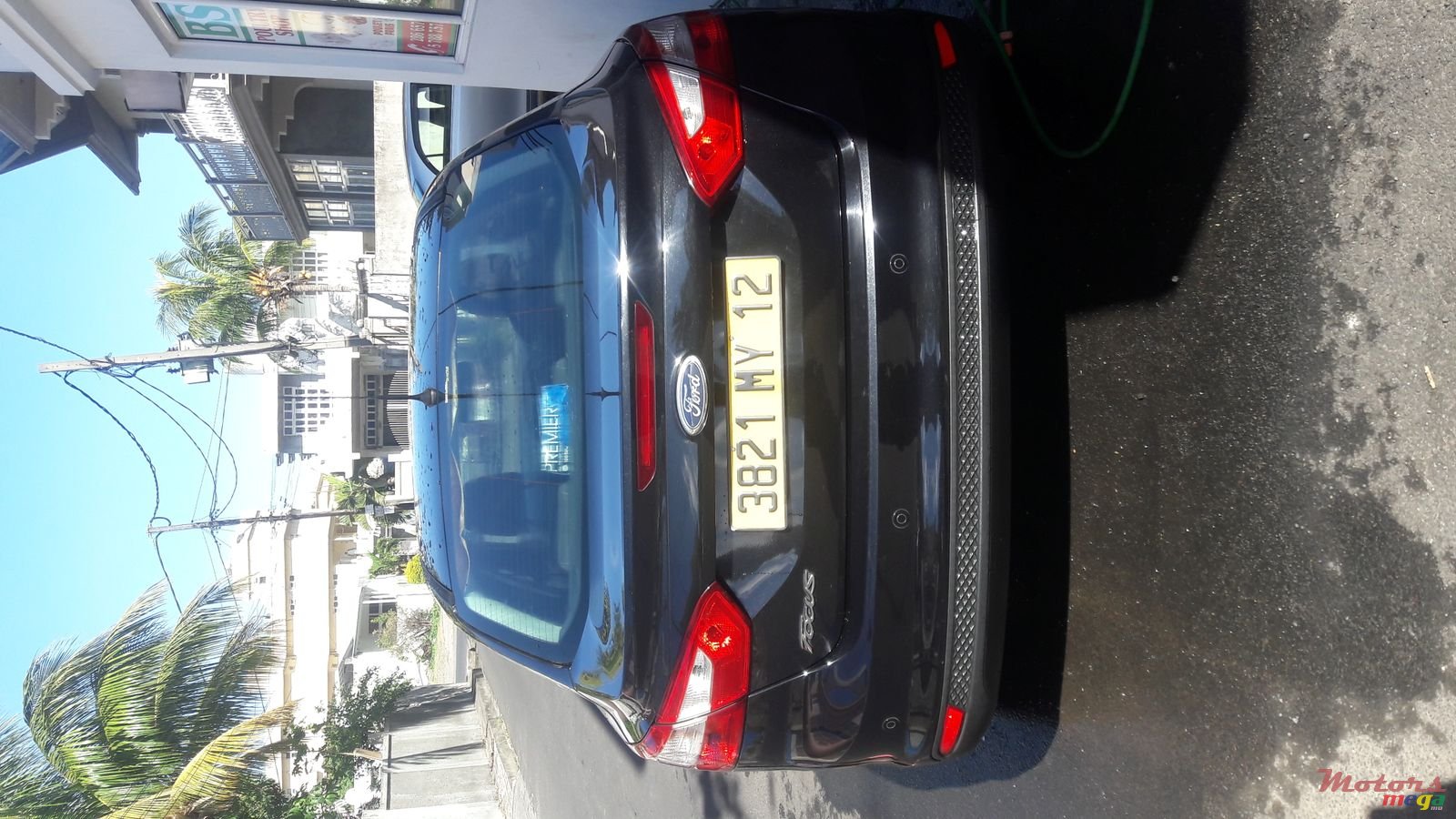 2012' Ford Focus photo #2