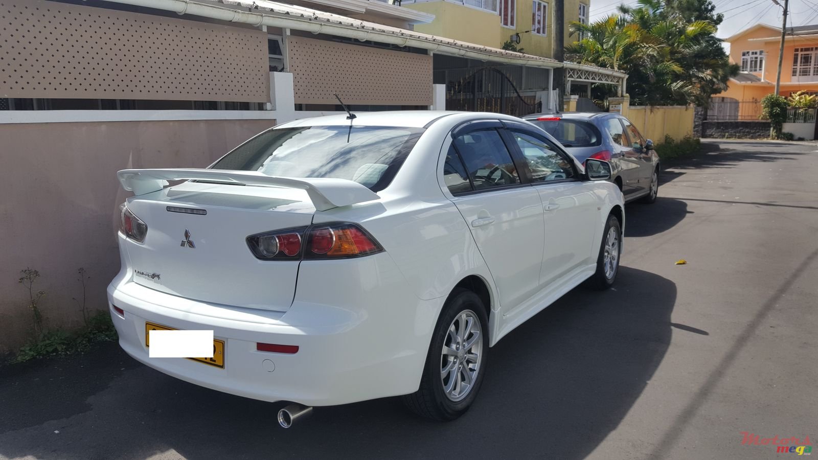 2012' Mitsubishi Lancer Ex photo #3