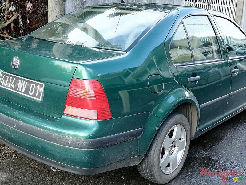 2001' Volkswagen Bora photo #2