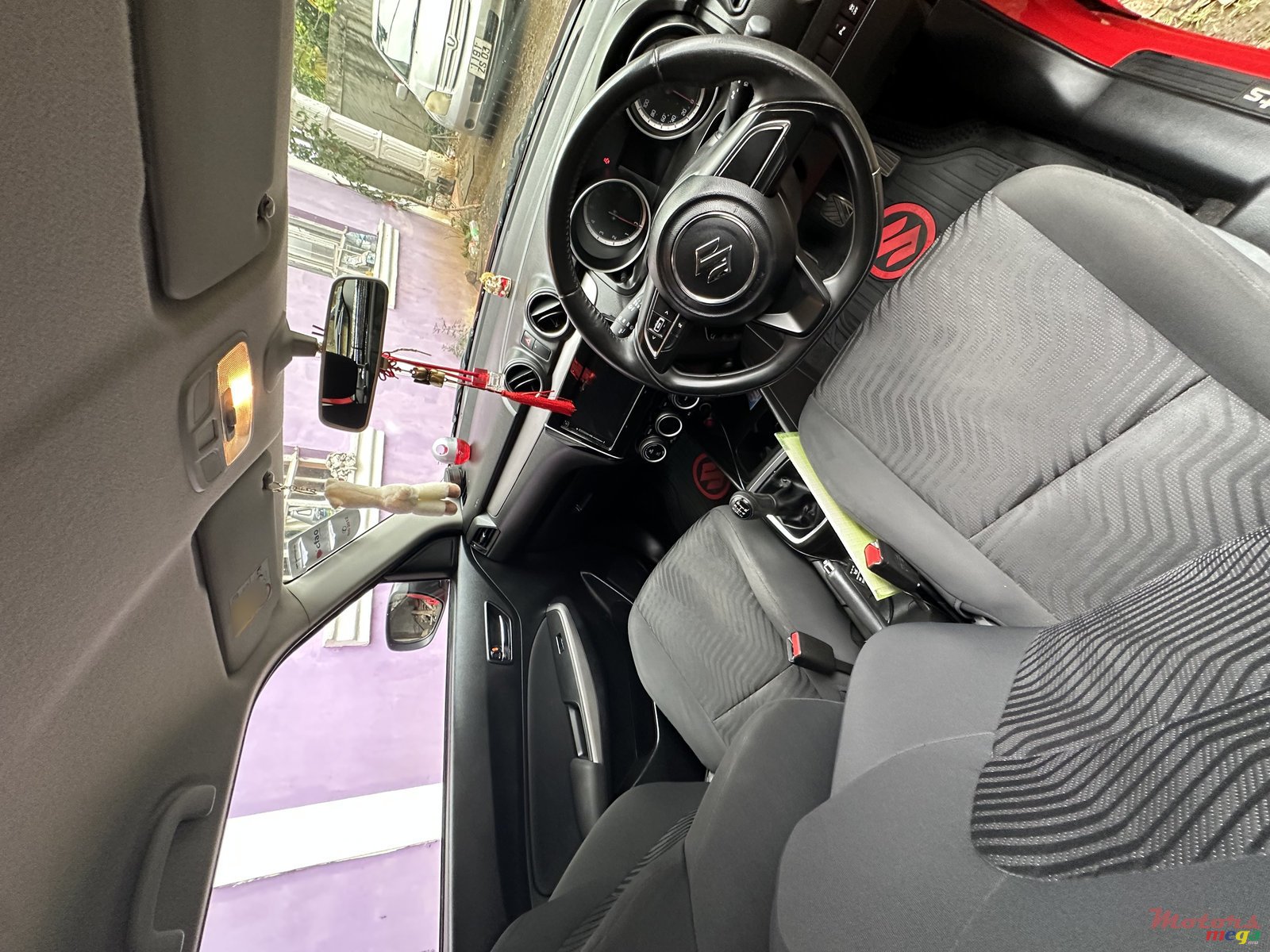 2021' Suzuki Swift photo #5