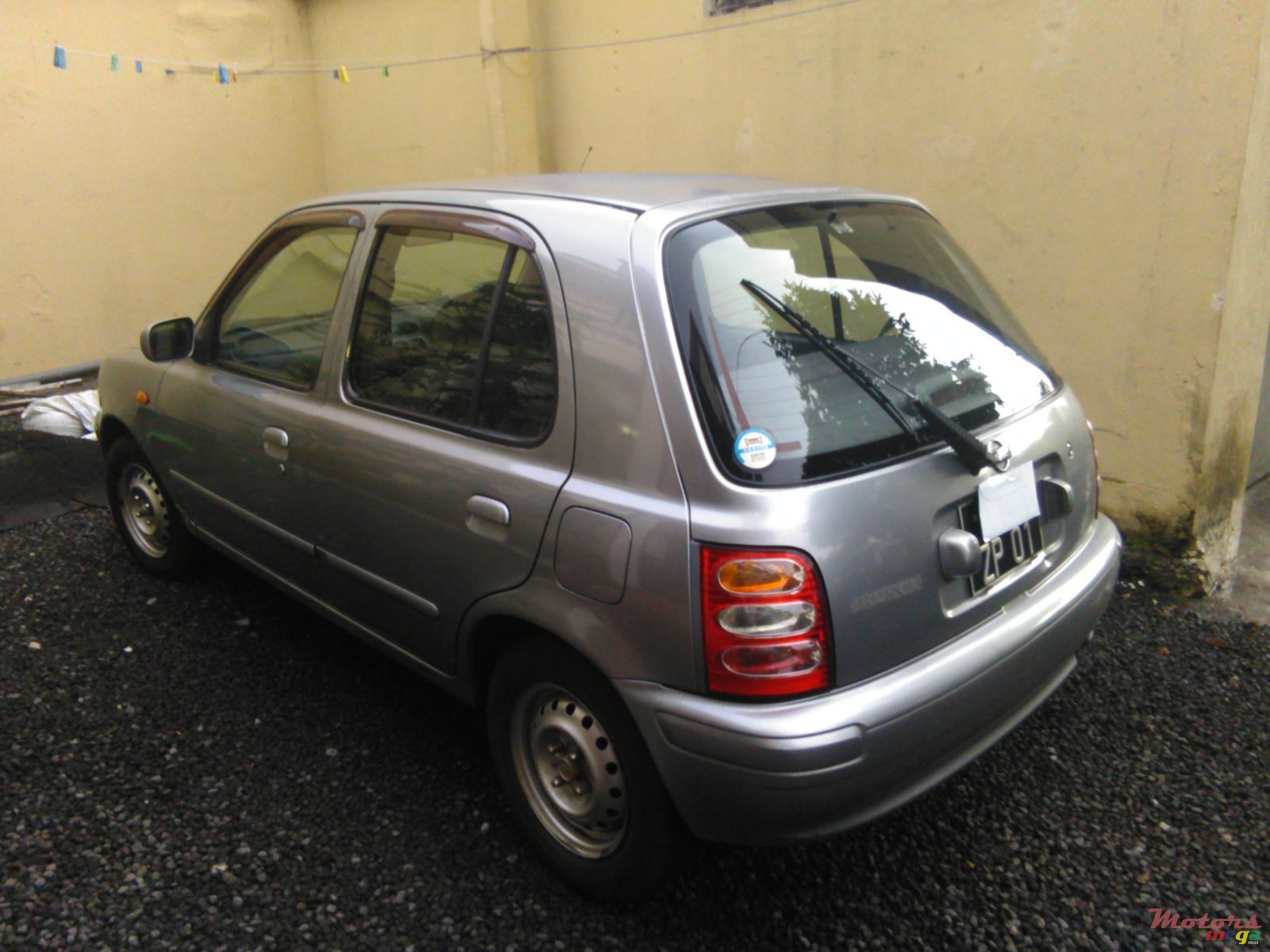 2001' Nissan photo #2