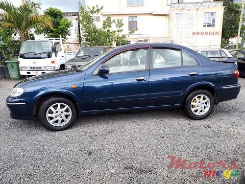 2002' Nissan N16 photo #2