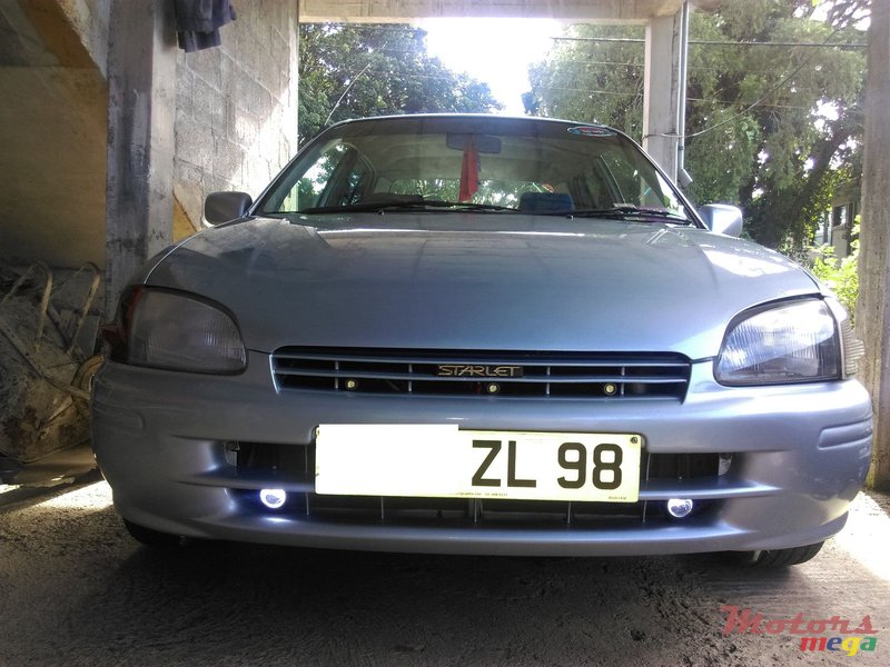 1998' Toyota Starlet photo #2