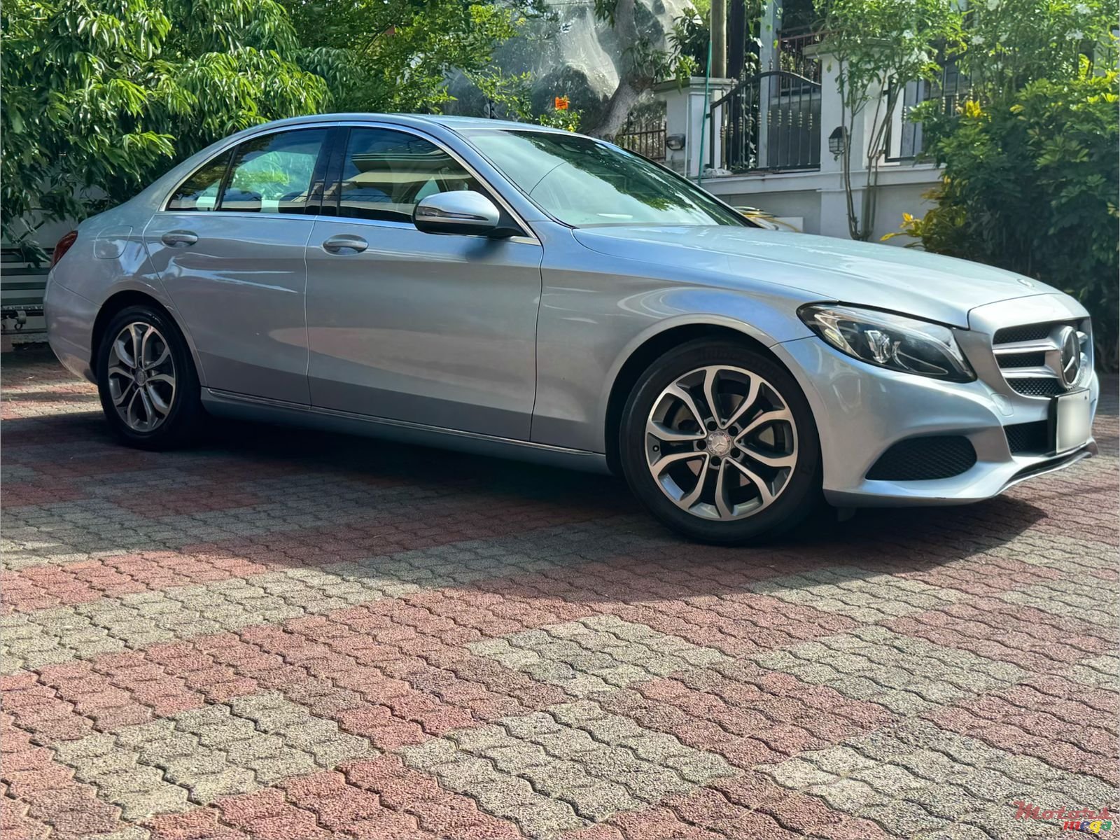 2017' Mercedes-Benz 180 photo #2