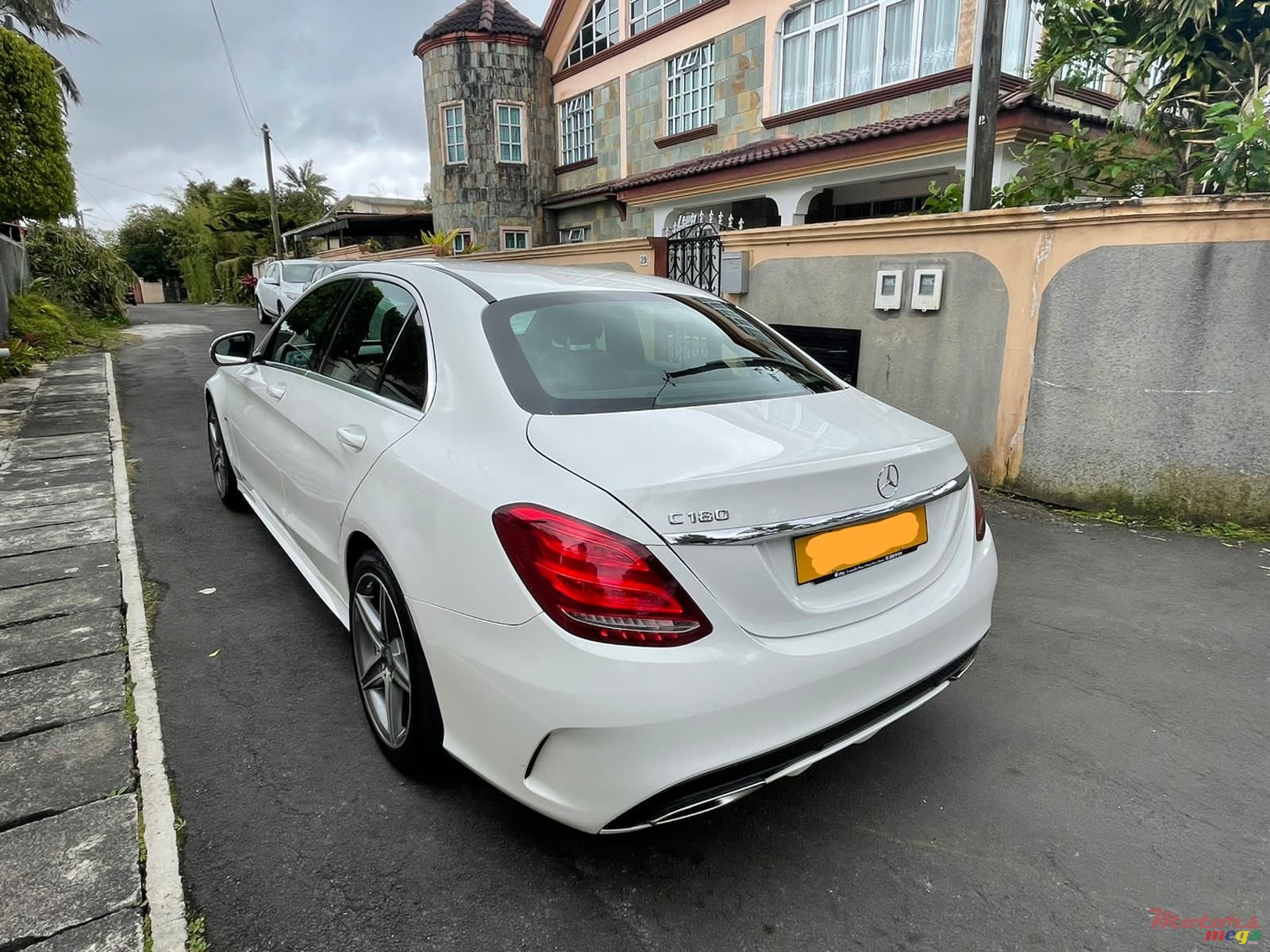 2014' Mercedes-Benz C180 AMG Pack photo #3