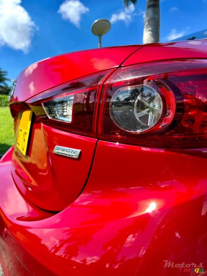 2015' Mazda 3 photo #4