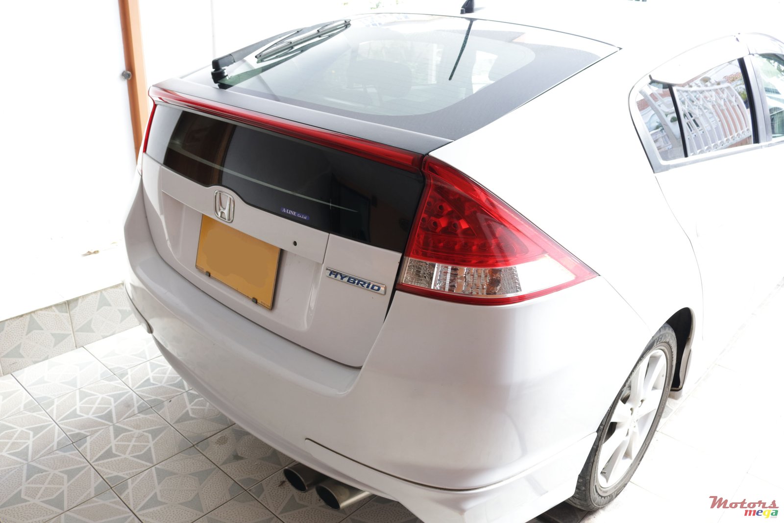 2010' Honda Insight Version LS photo #3