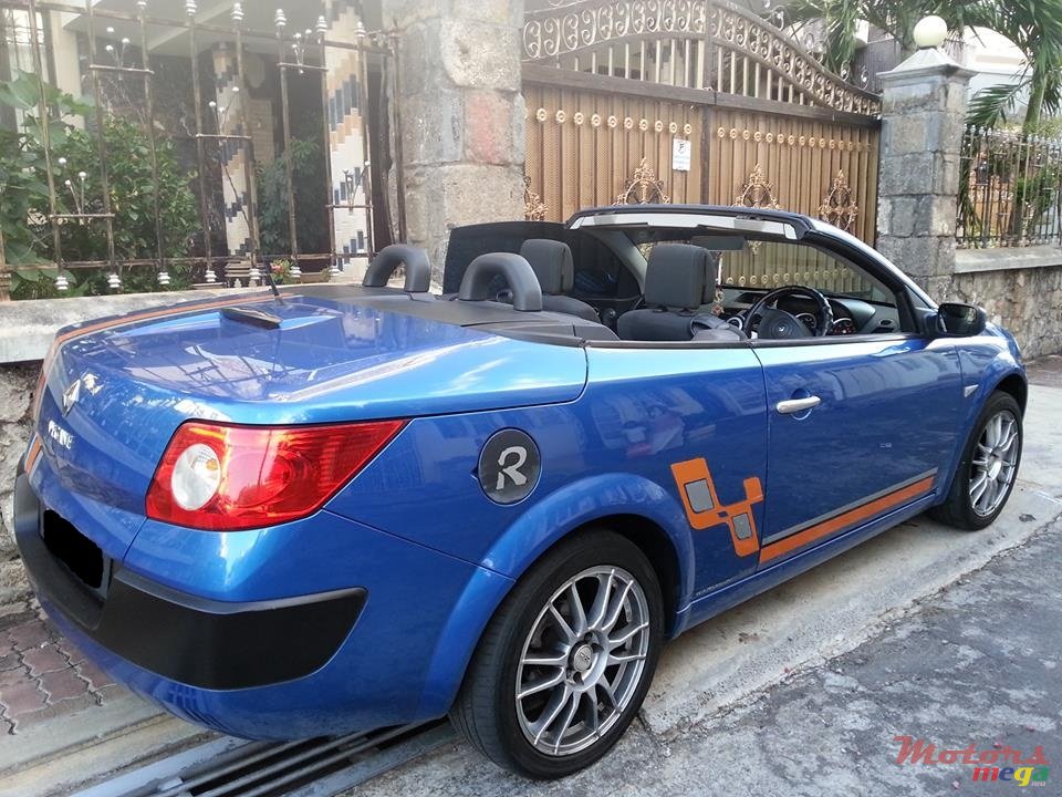 2007' Renault Megane photo #2