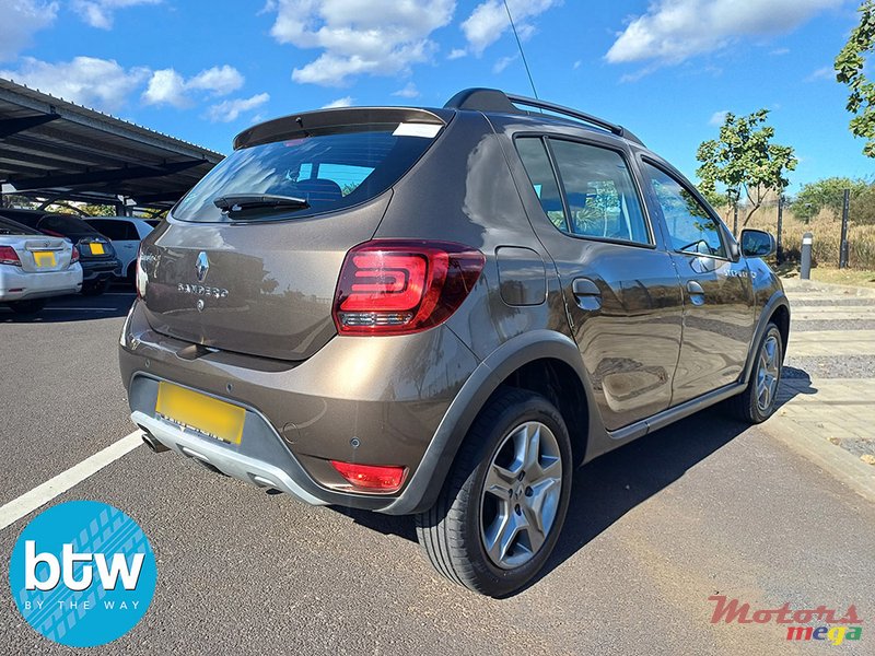 2020' Renault Sandero STEPWAY photo #3