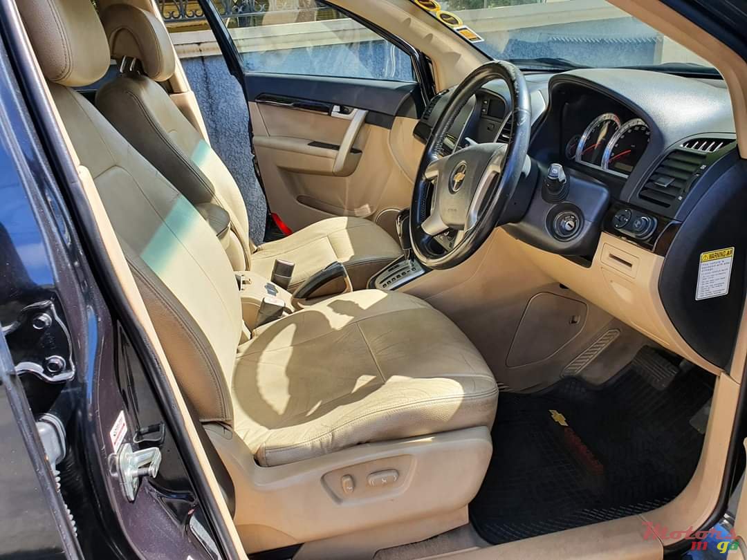 2009' Chevrolet Captiva photo #6