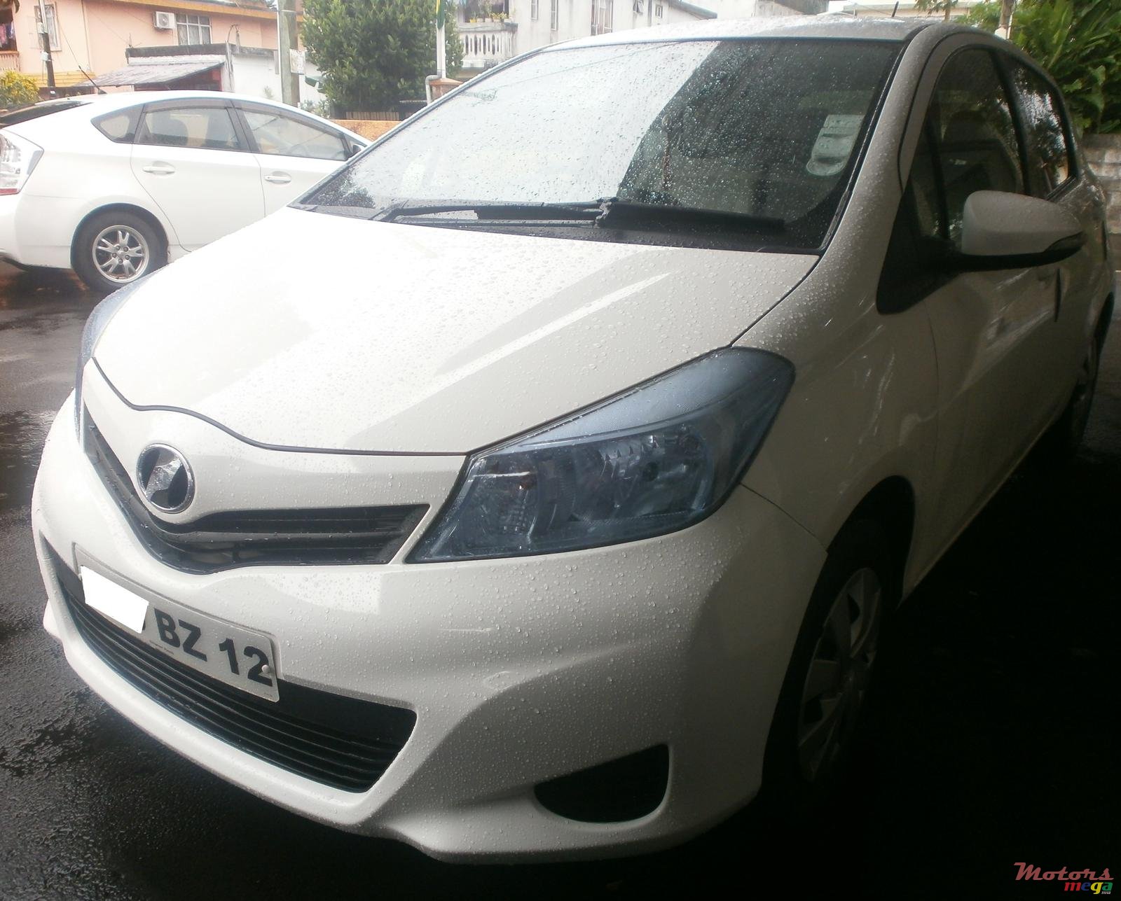 2012' Toyota Vitz photo #1