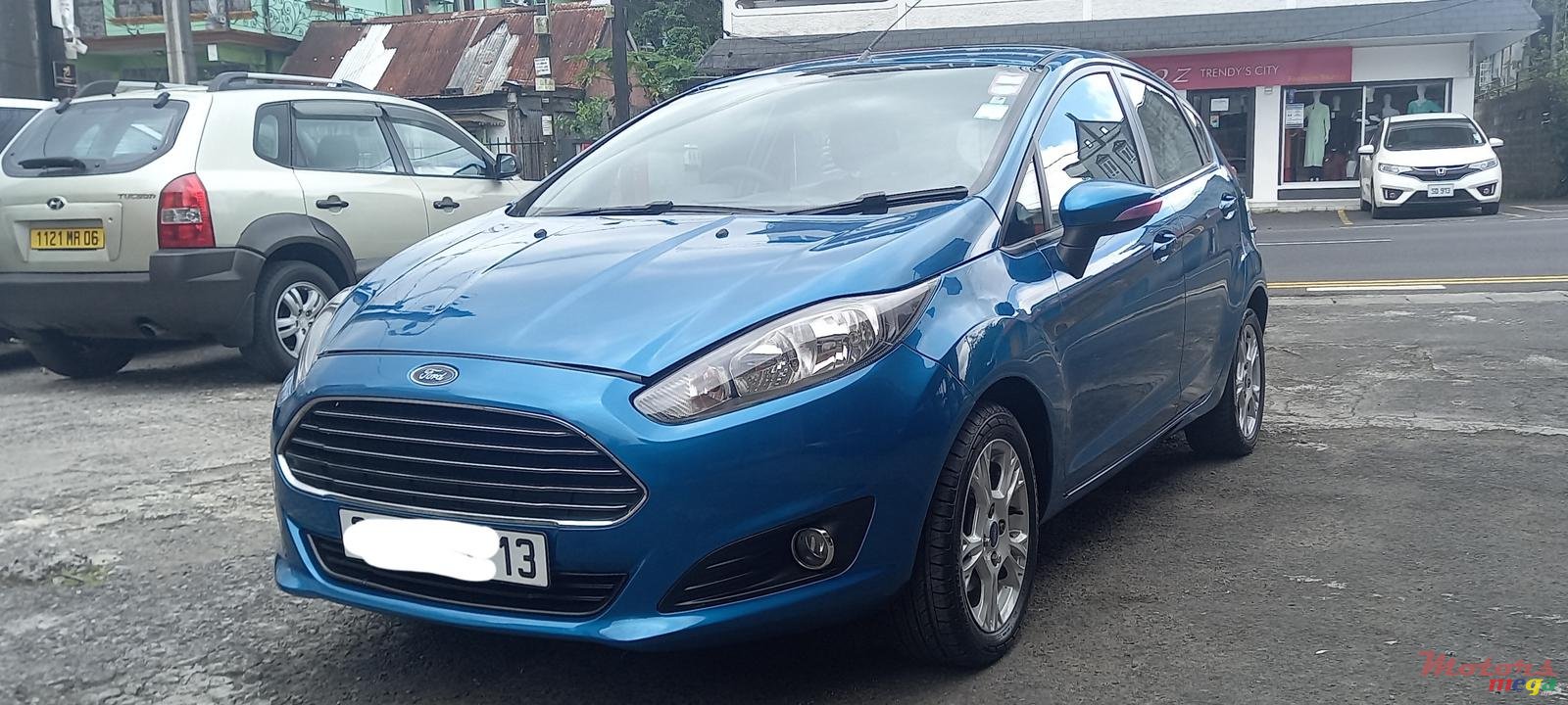 2013' Ford Fiesta photo #2