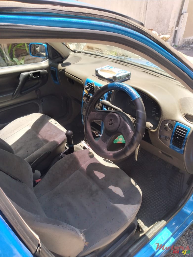 1999' Volkswagen Polo photo #1