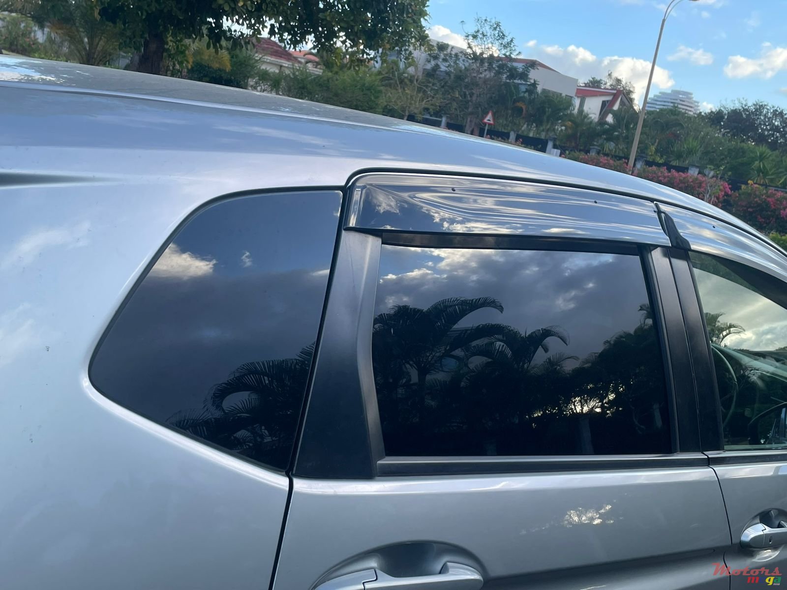 2014' Honda Fit Hybride photo #3