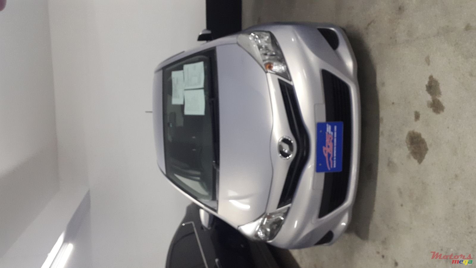 2013' Toyota Vitz photo #3