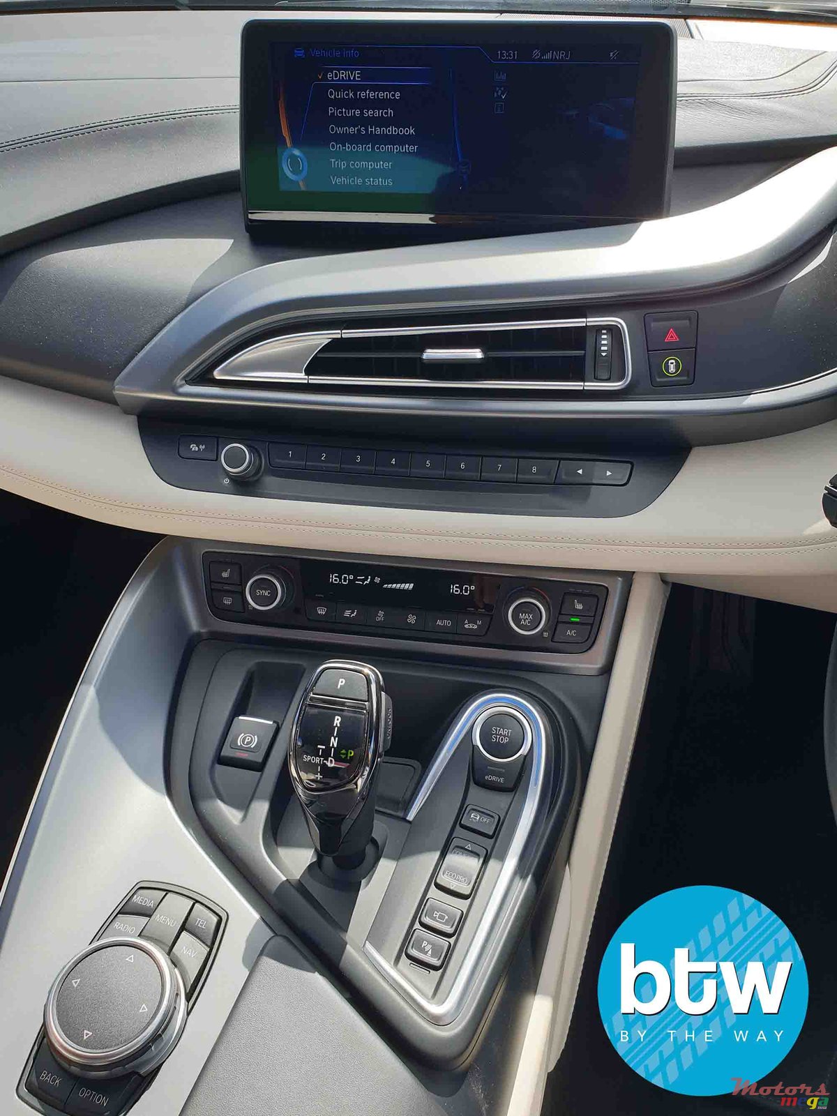 2015' BMW i8 Pure impulse package photo #7