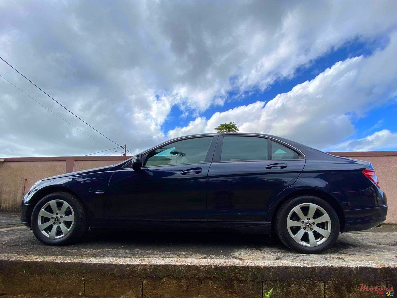 2010' Mercedes-Benz C-Class photo #3