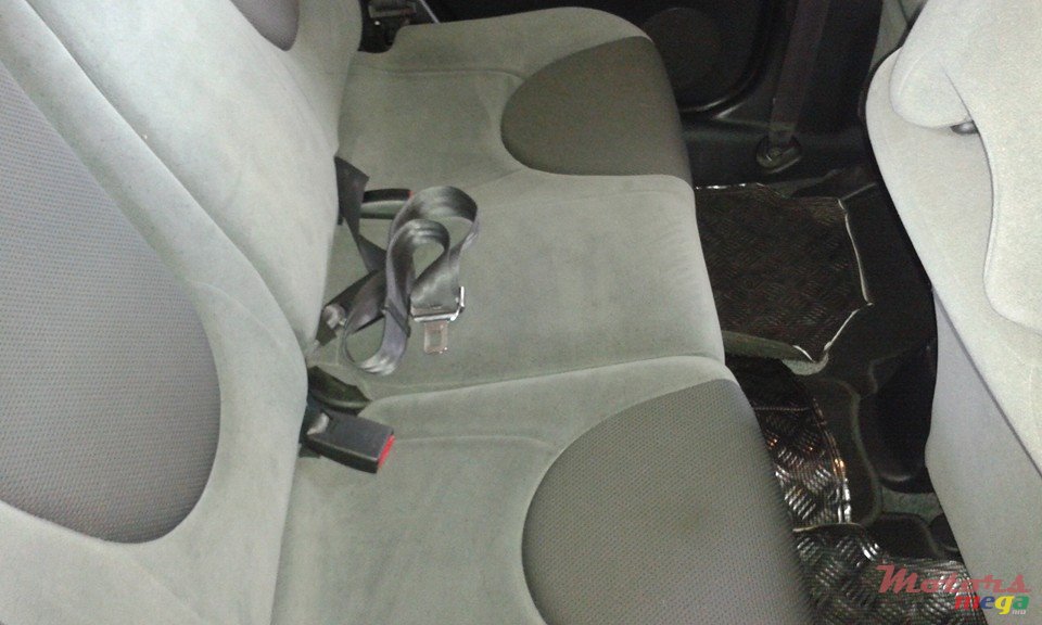 2006' Honda Fit photo #2