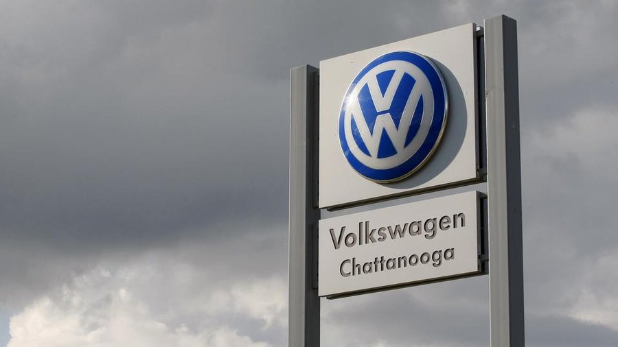 Volkswagen charged with violating vehicle emission standards in Canada