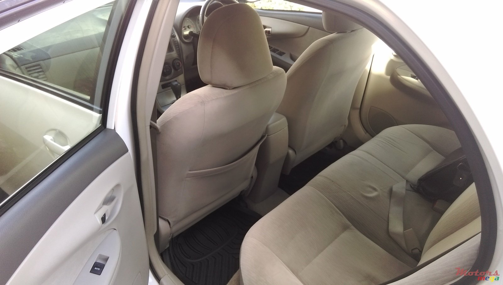 2006' Toyota Corolla Axio photo #5