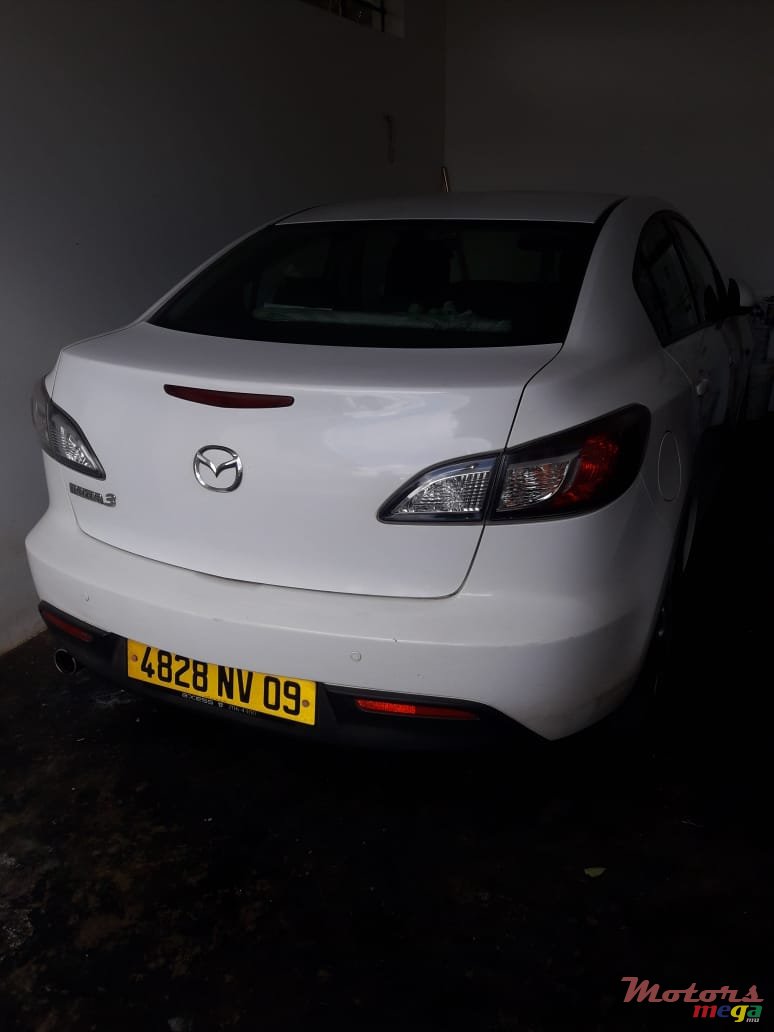 2009' Mazda 3 photo #1