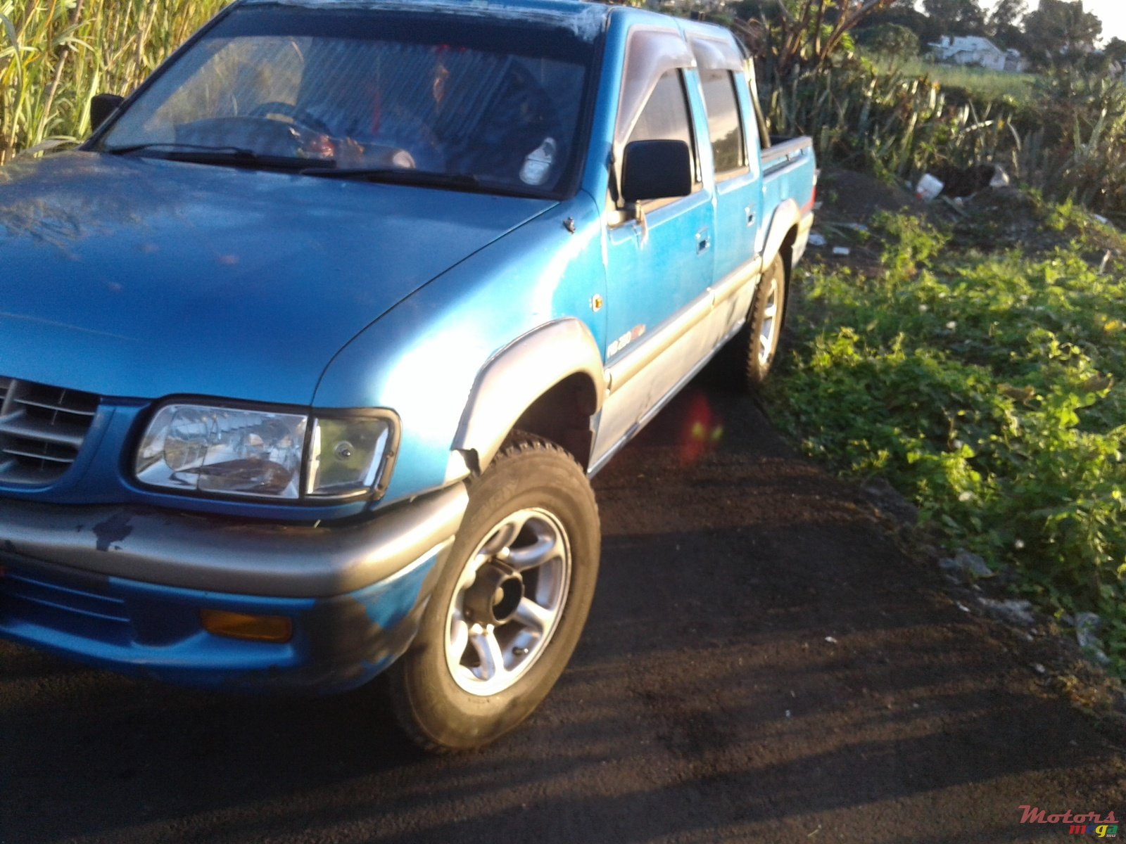 2000' Isuzu KB Series photo #2