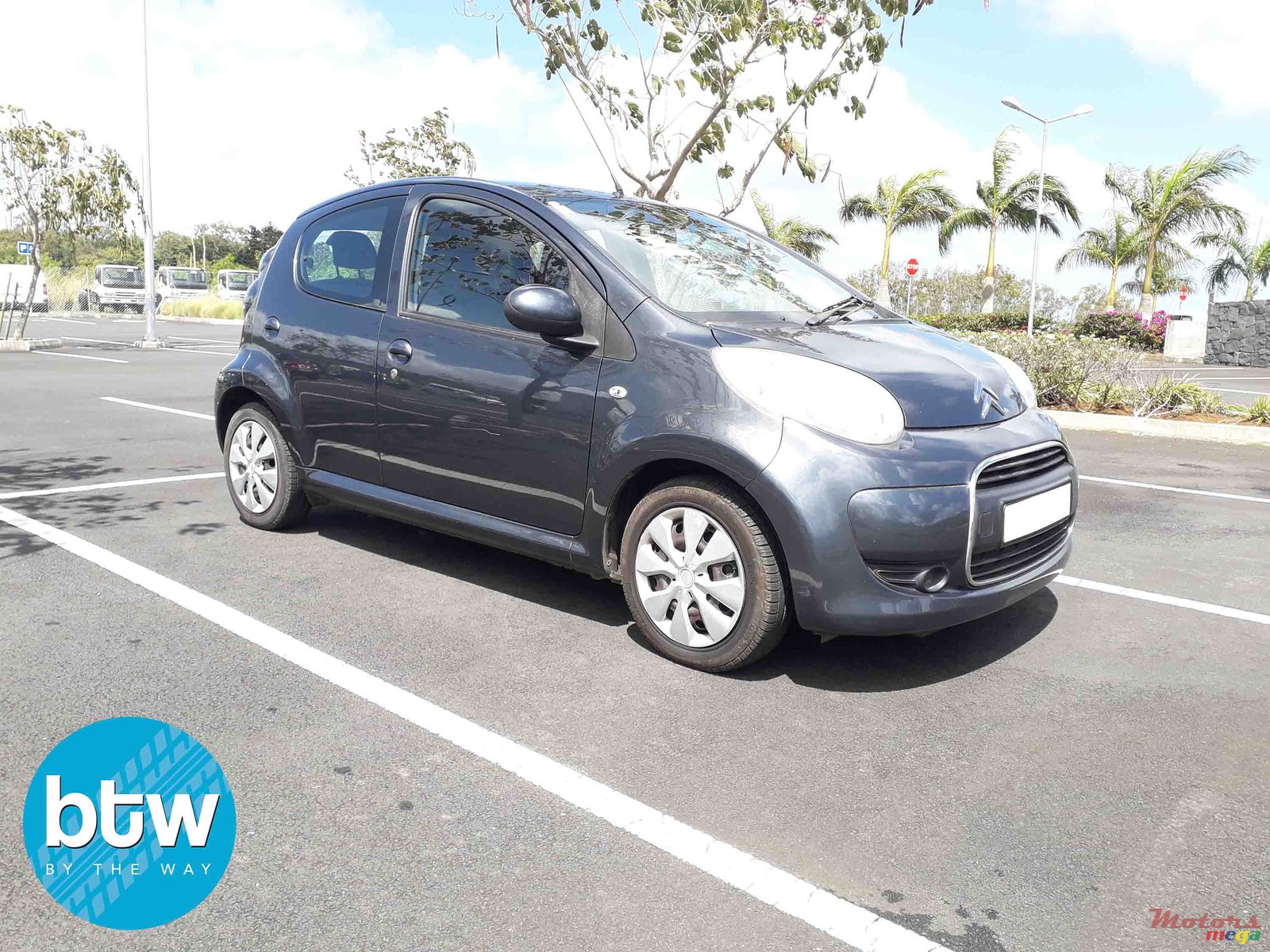 2012' Citroen C1 photo #2