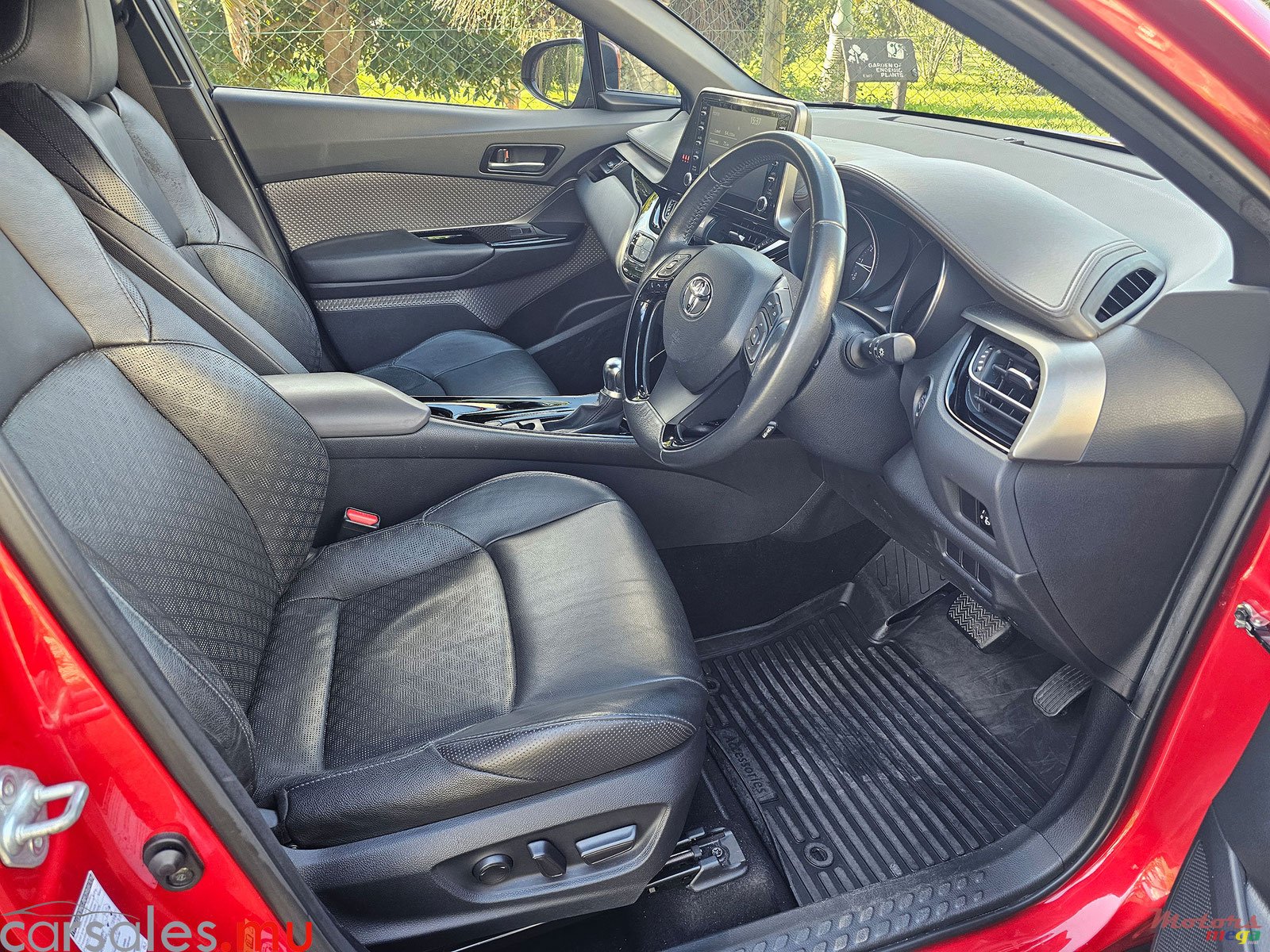 2020' Toyota CH-R 1.2 photo #6