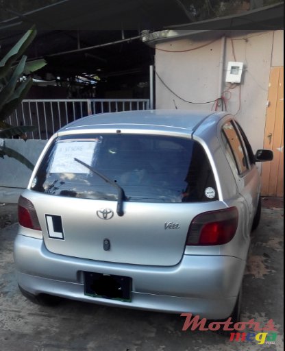 2001' Toyota Vitz photo #1