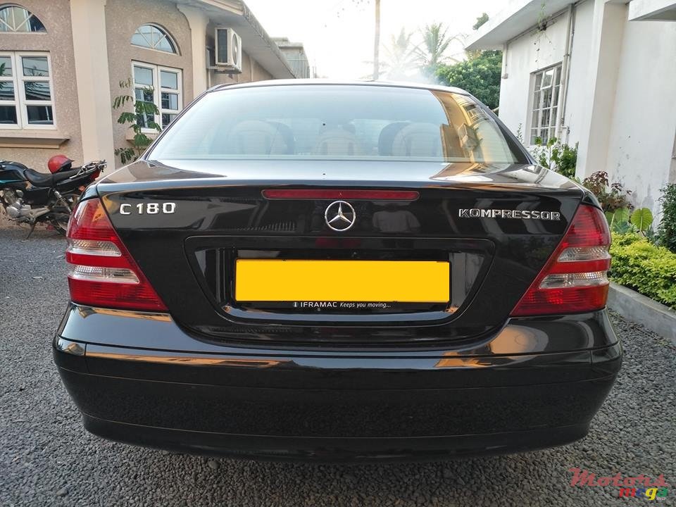 2007' Mercedes-Benz C-Class C180 Kompressor photo #3