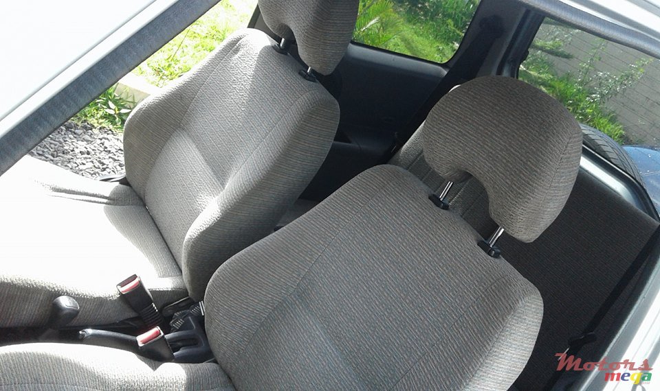 1997' Mitsubishi Pajero photo #7