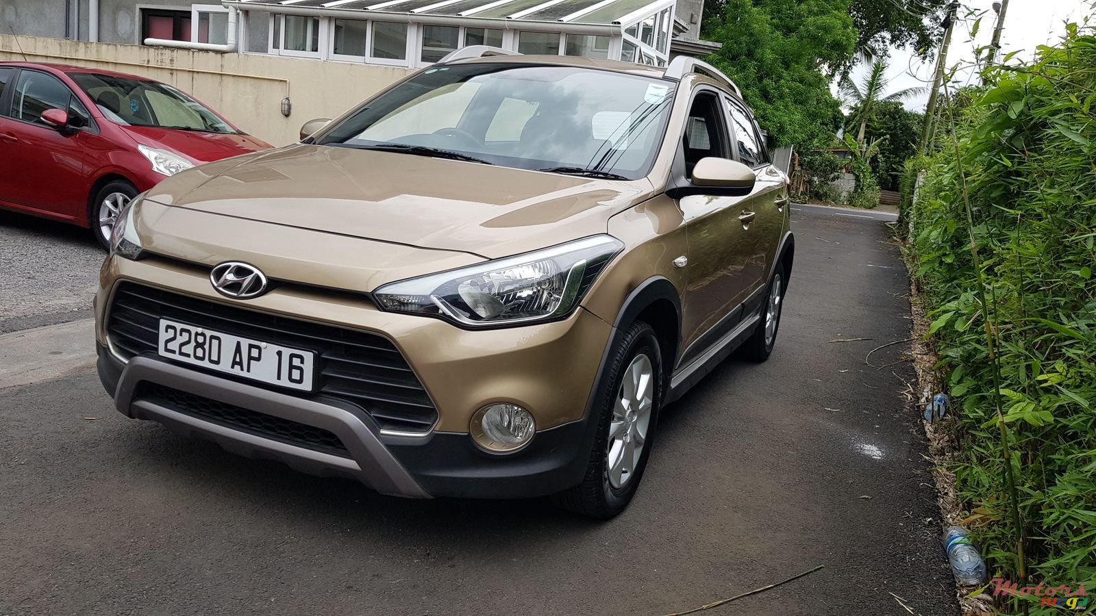 2016' Hyundai i20 Automatic photo #4