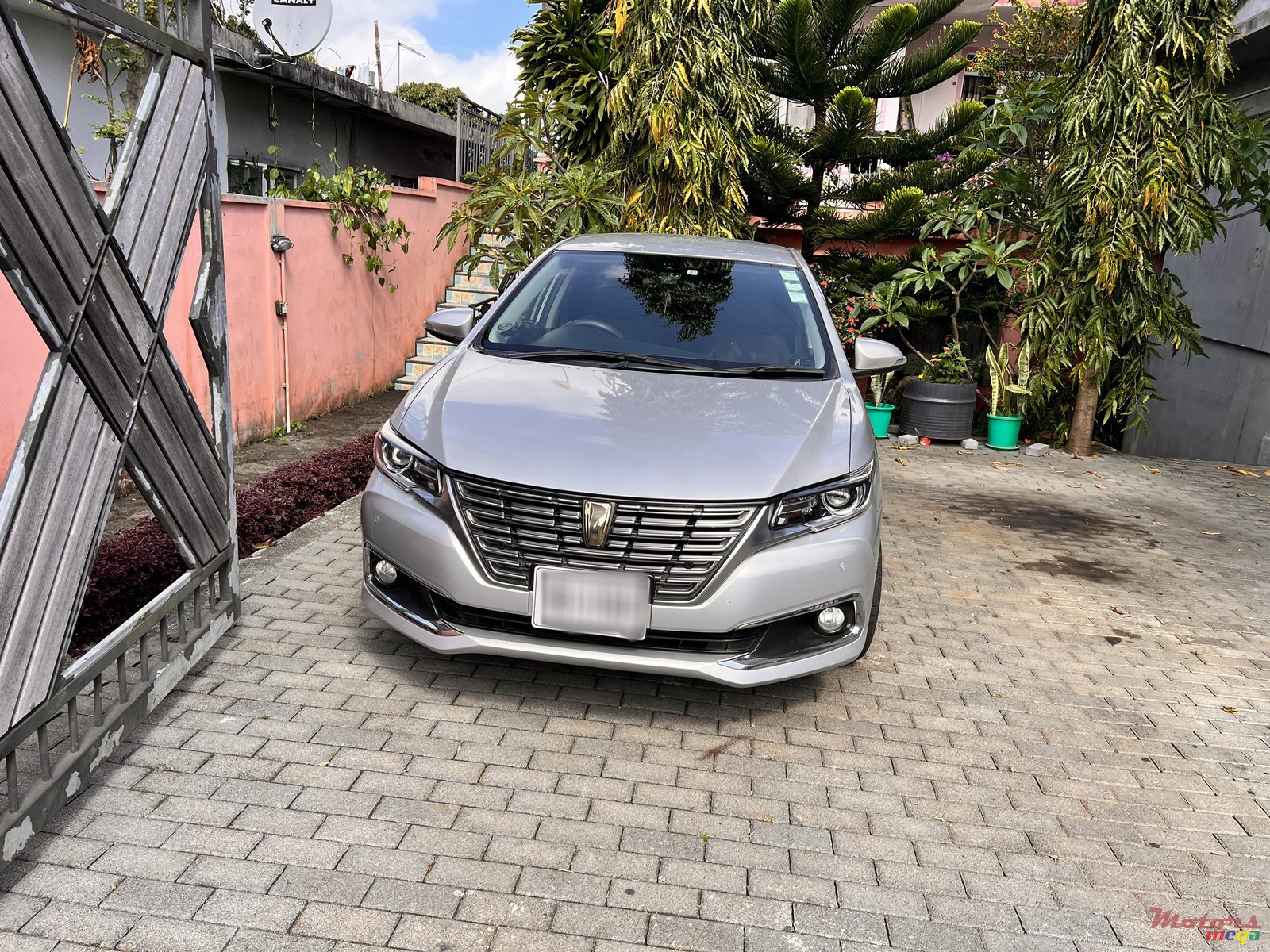 2017' Toyota Premio photo #2