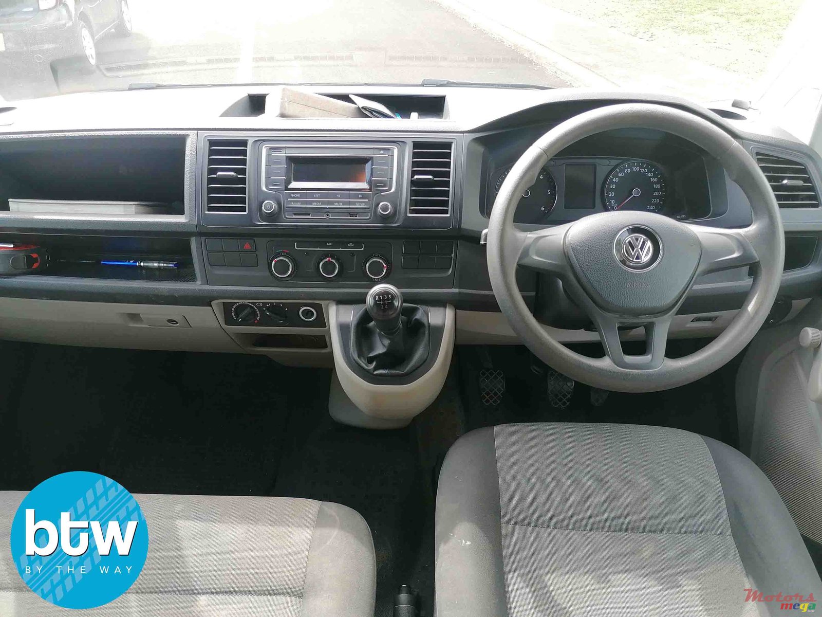 2017' Volkswagen T5 (Transporter) pass photo #7