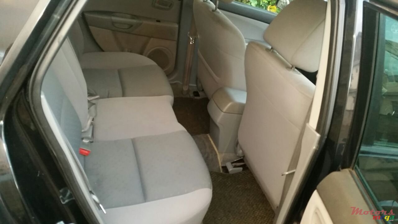 2004' Mazda Axela photo #5