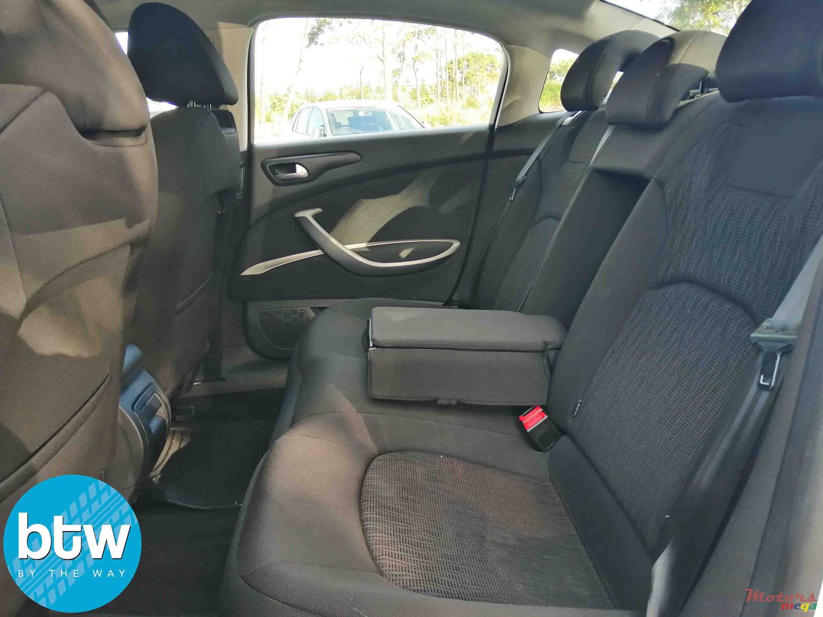 2014' Citroen C5 photo #3